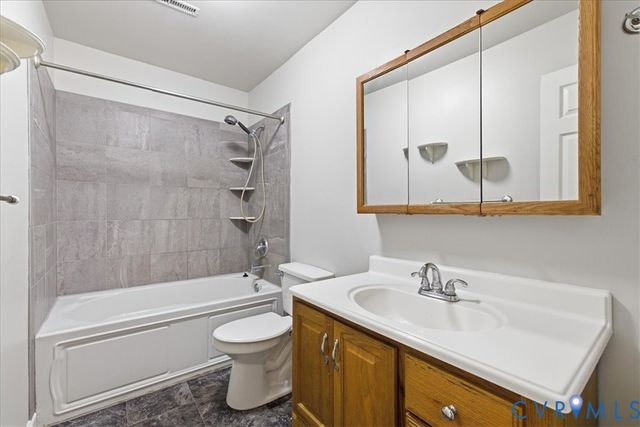 11405 Temple Dr, Petersburg, VA 23805