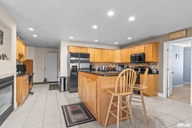 505 Willows Avenue, Chatham, IL 62629