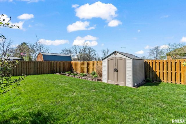 505 Willows Avenue, Chatham, IL 62629