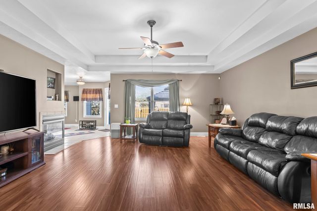 505 Willows Avenue, Chatham, IL 62629