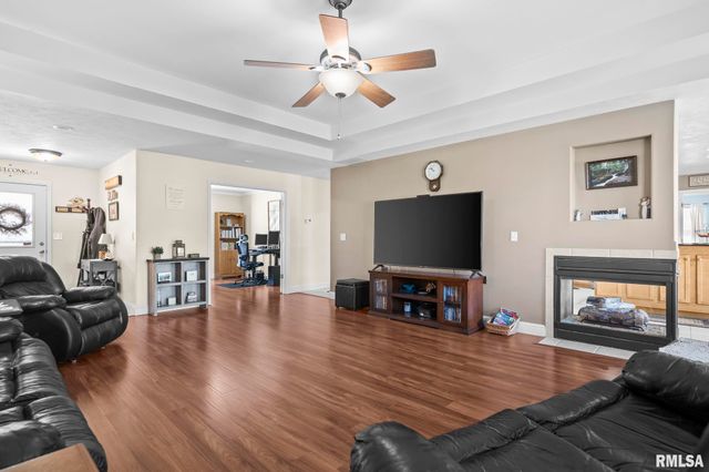 505 Willows Avenue, Chatham, IL 62629