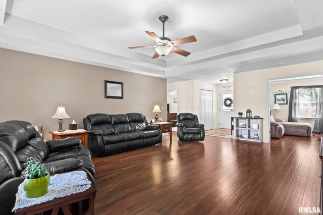 505 Willows Avenue, Chatham, IL 62629