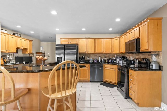505 Willows Avenue, Chatham, IL 62629