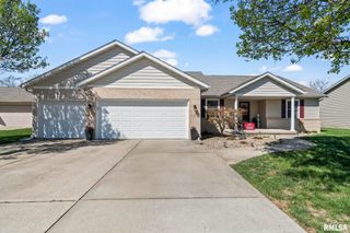 505 Willows Avenue, Chatham, IL 62629