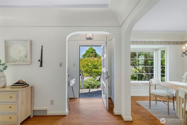 4335 NE 42nd Street, Seattle, WA 98105