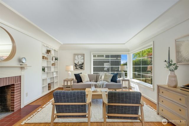 4335 NE 42nd Street, Seattle, WA 98105