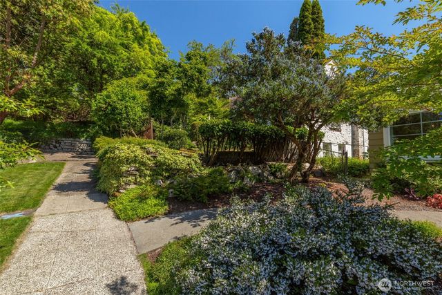 4335 NE 42nd Street, Seattle, WA 98105