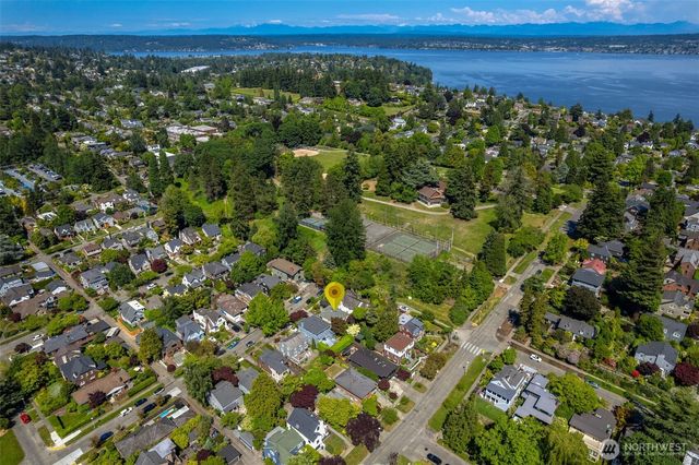 4335 NE 42nd Street, Seattle, WA 98105