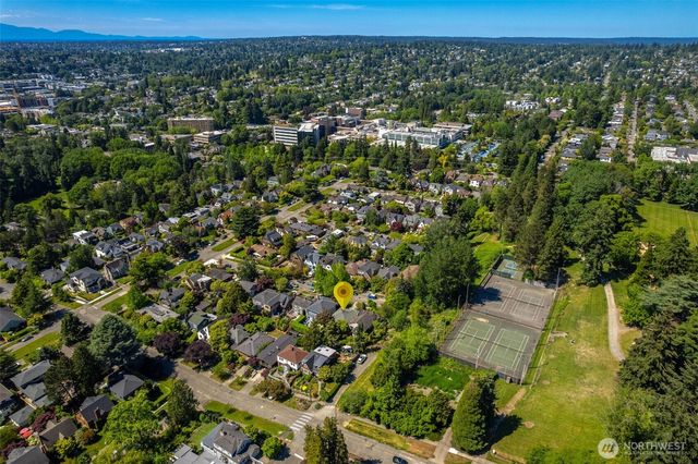 4335 NE 42nd Street, Seattle, WA 98105