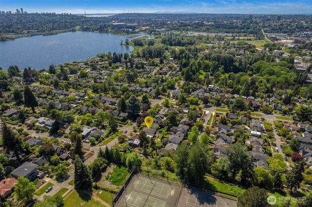 4335 NE 42nd Street, Seattle, WA 98105