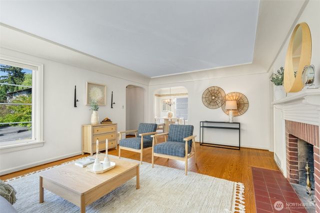4335 NE 42nd Street, Seattle, WA 98105