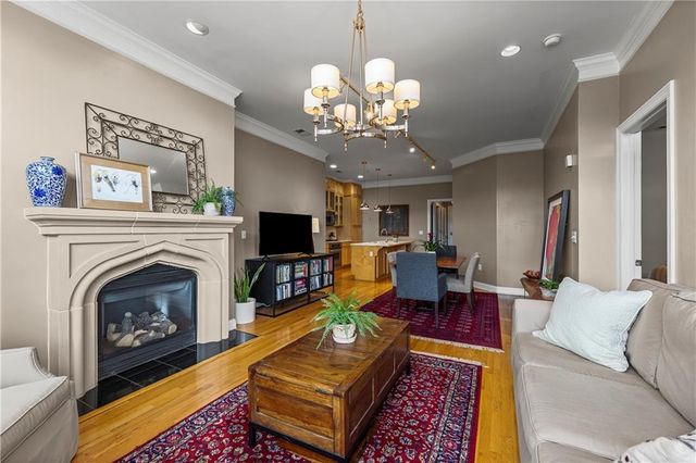 2929 McGee Trafficway 305, Kansas City, MO 64108