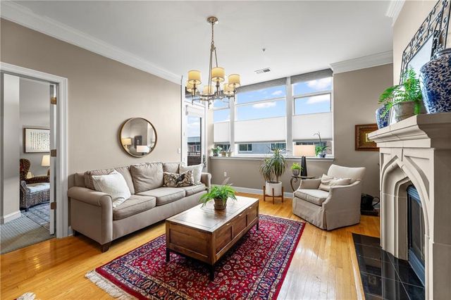 2929 McGee Trafficway 305, Kansas City, MO 64108