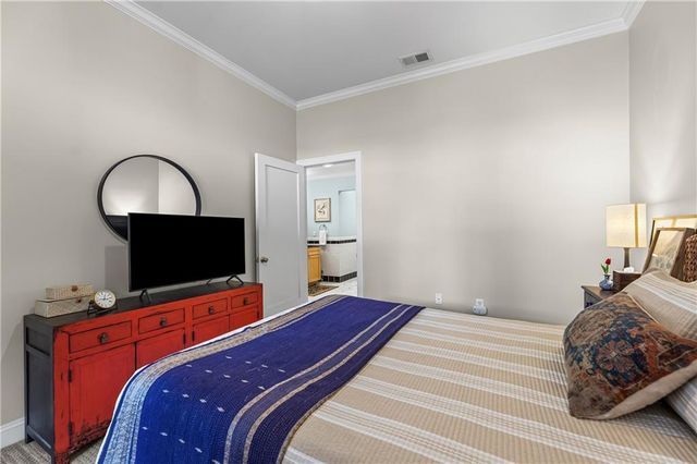 2929 McGee Trafficway 305, Kansas City, MO 64108