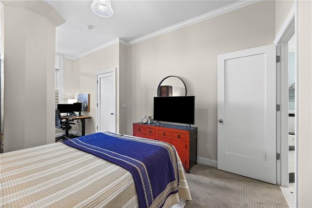 2929 McGee Trafficway 305, Kansas City, MO 64108