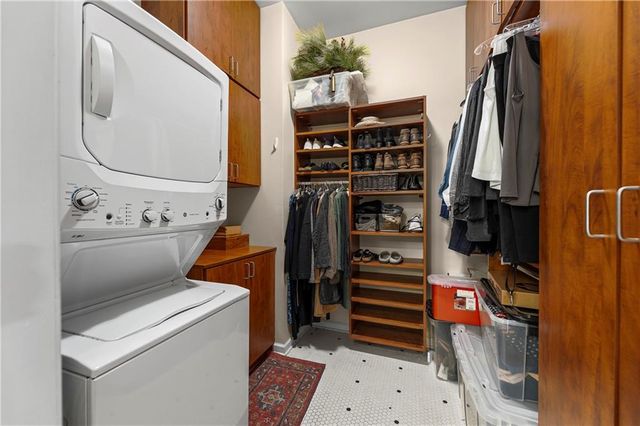 2929 McGee Trafficway 305, Kansas City, MO 64108