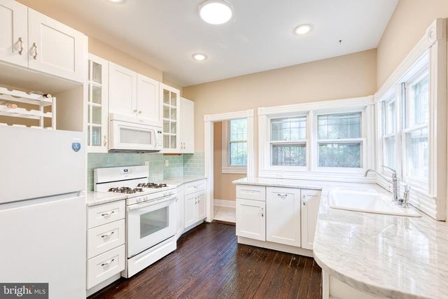 806 HOMESTEAD ST, Baltimore, MD 21218