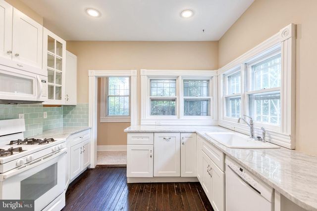 806 HOMESTEAD ST, Baltimore, MD 21218