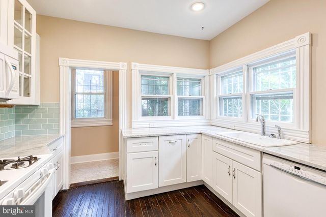 806 HOMESTEAD ST, Baltimore, MD 21218