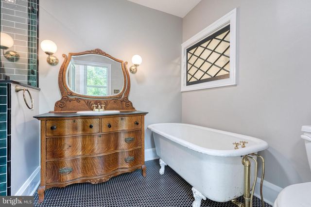 806 HOMESTEAD ST, Baltimore, MD 21218