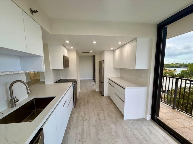 801 N Venetian Dr 408, Miami, FL 33139