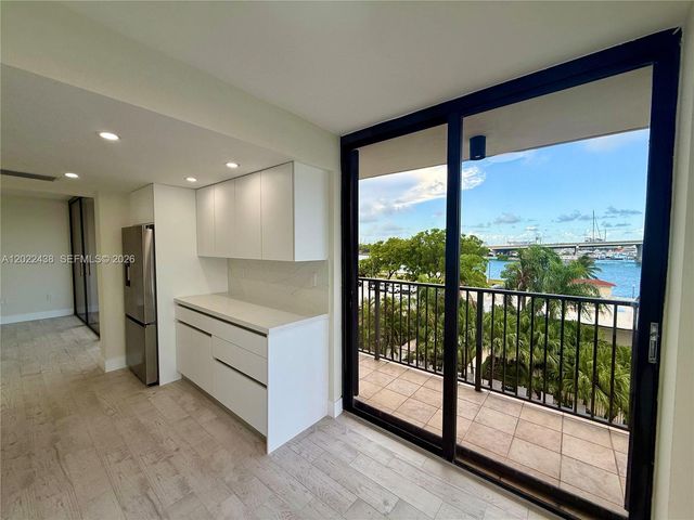 801 N Venetian Dr 408, Miami, FL 33139