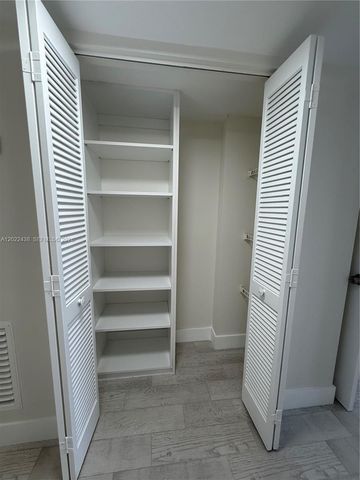 801 N Venetian Dr 408, Miami, FL 33139