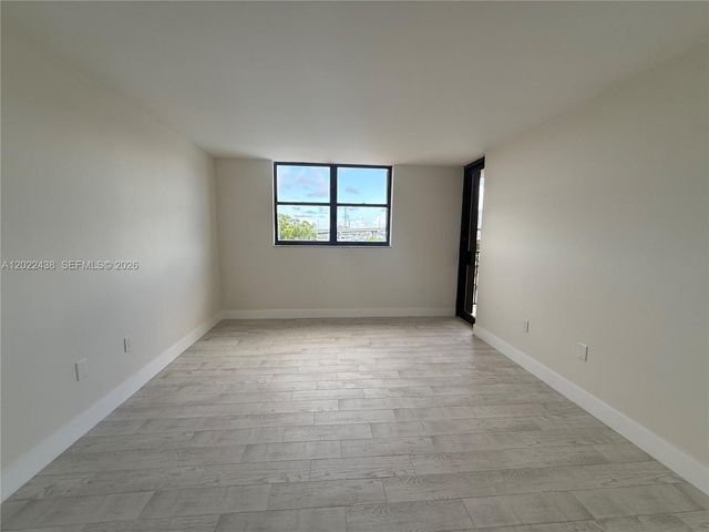 801 N Venetian Dr 408, Miami, FL 33139