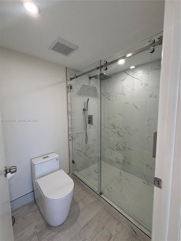 801 N Venetian Dr 408, Miami, FL 33139