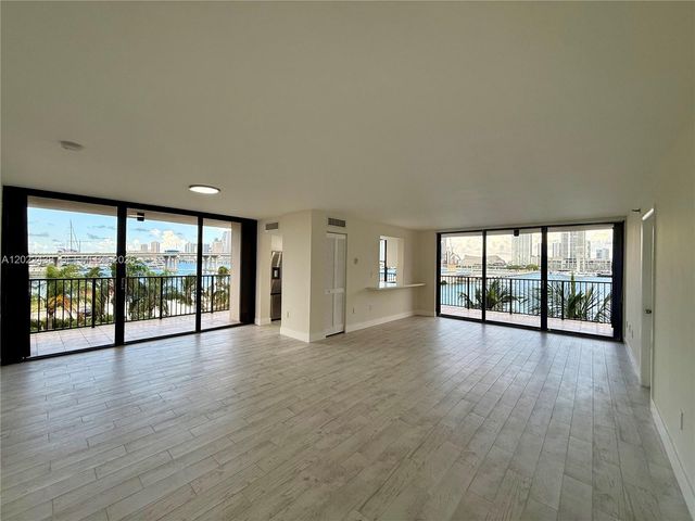 801 N Venetian Dr 408, Miami, FL 33139