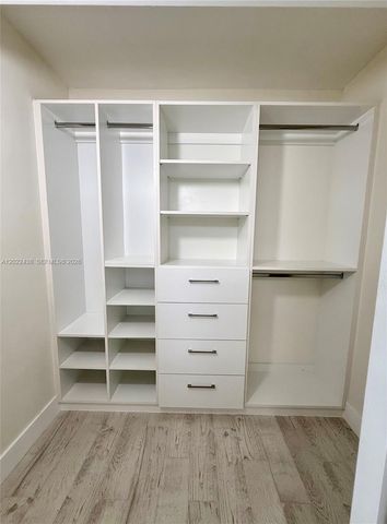801 N Venetian Dr 408, Miami, FL 33139