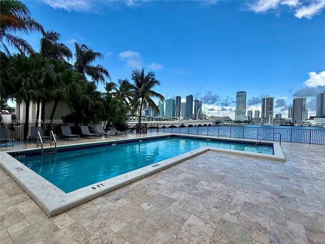 801 N Venetian Dr 408, Miami, FL 33139