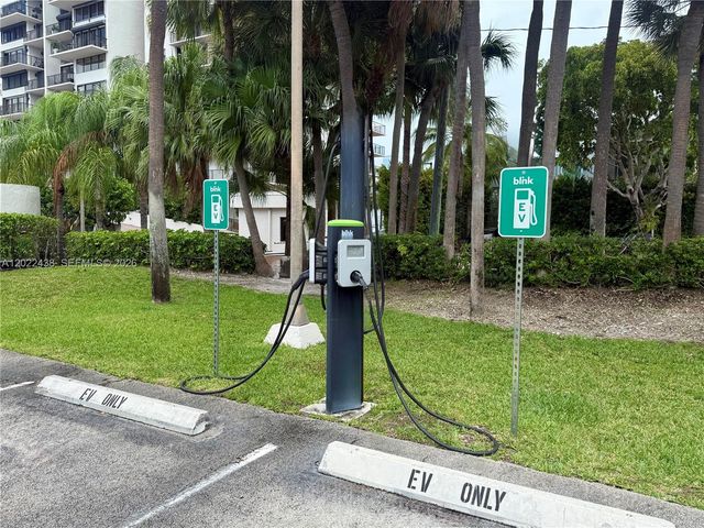 801 N Venetian Dr 408, Miami, FL 33139