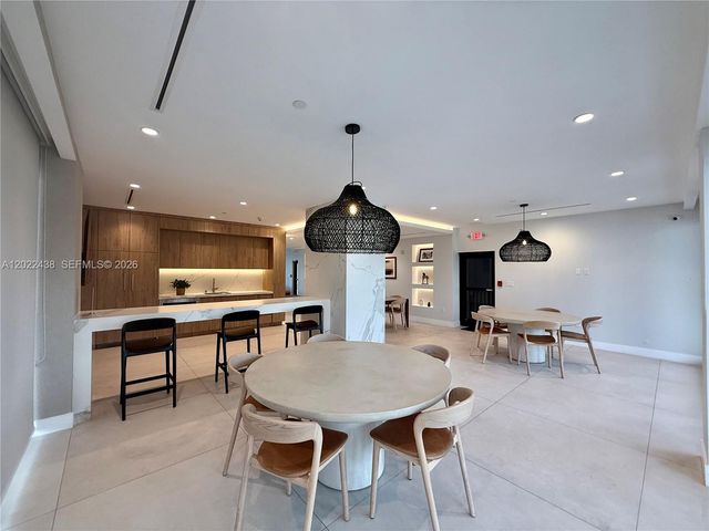 801 N Venetian Dr 408, Miami, FL 33139