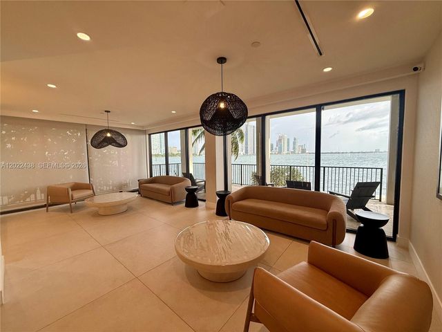 801 N Venetian Dr 408, Miami, FL 33139