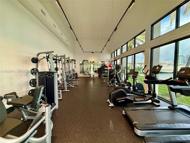 801 N Venetian Dr 408, Miami, FL 33139