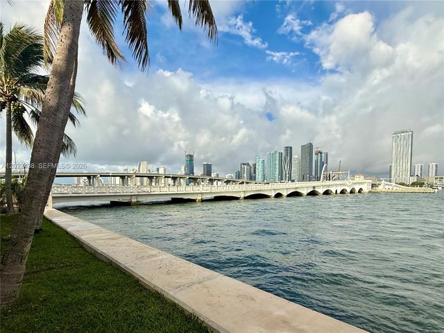 801 N Venetian Dr 408, Miami, FL 33139