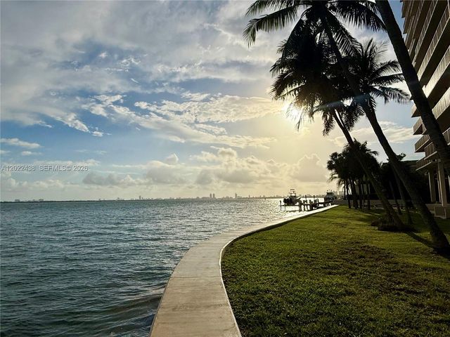801 N Venetian Dr 408, Miami, FL 33139