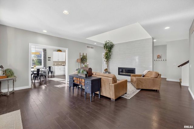 20830 270TH Street, Eldridge, IA 52748