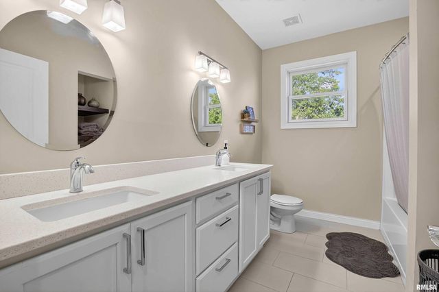 20830 270TH Street, Eldridge, IA 52748