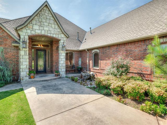 530 Westwind Drive, Newcastle, OK 73065