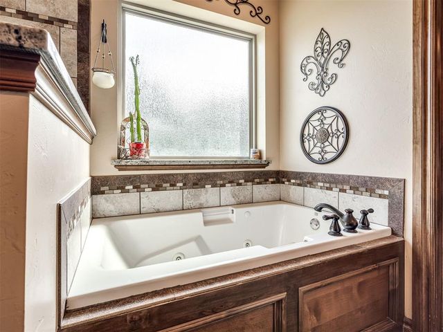 530 Westwind Drive, Newcastle, OK 73065