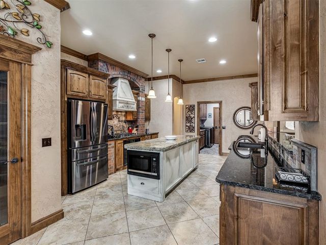 530 Westwind Drive, Newcastle, OK 73065