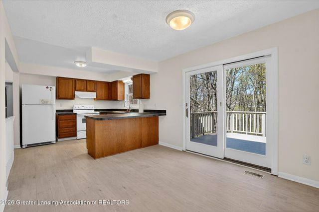 2211 Hilltop Drive, Lansing, MI 48917