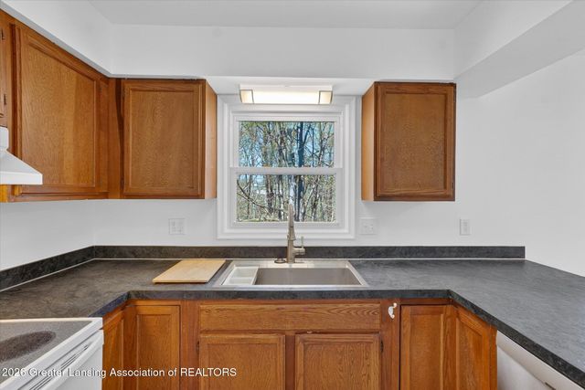 2211 Hilltop Drive, Lansing, MI 48917