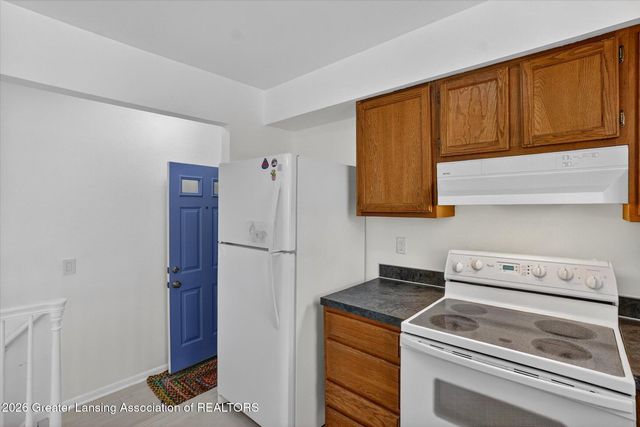 2211 Hilltop Drive, Lansing, MI 48917
