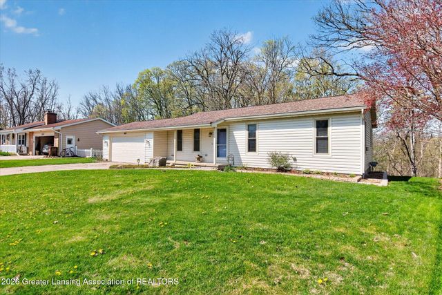 2211 Hilltop Drive, Lansing, MI 48917