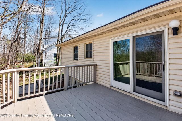 2211 Hilltop Drive, Lansing, MI 48917