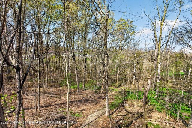 2211 Hilltop Drive, Lansing, MI 48917