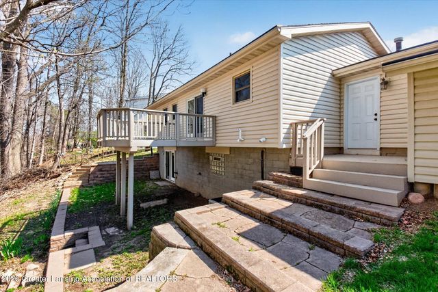 2211 Hilltop Drive, Lansing, MI 48917